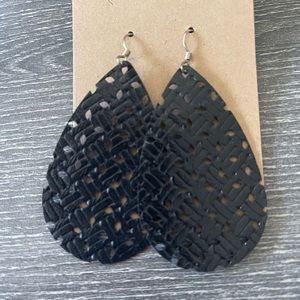 Nickel & Suede black woven earrings
